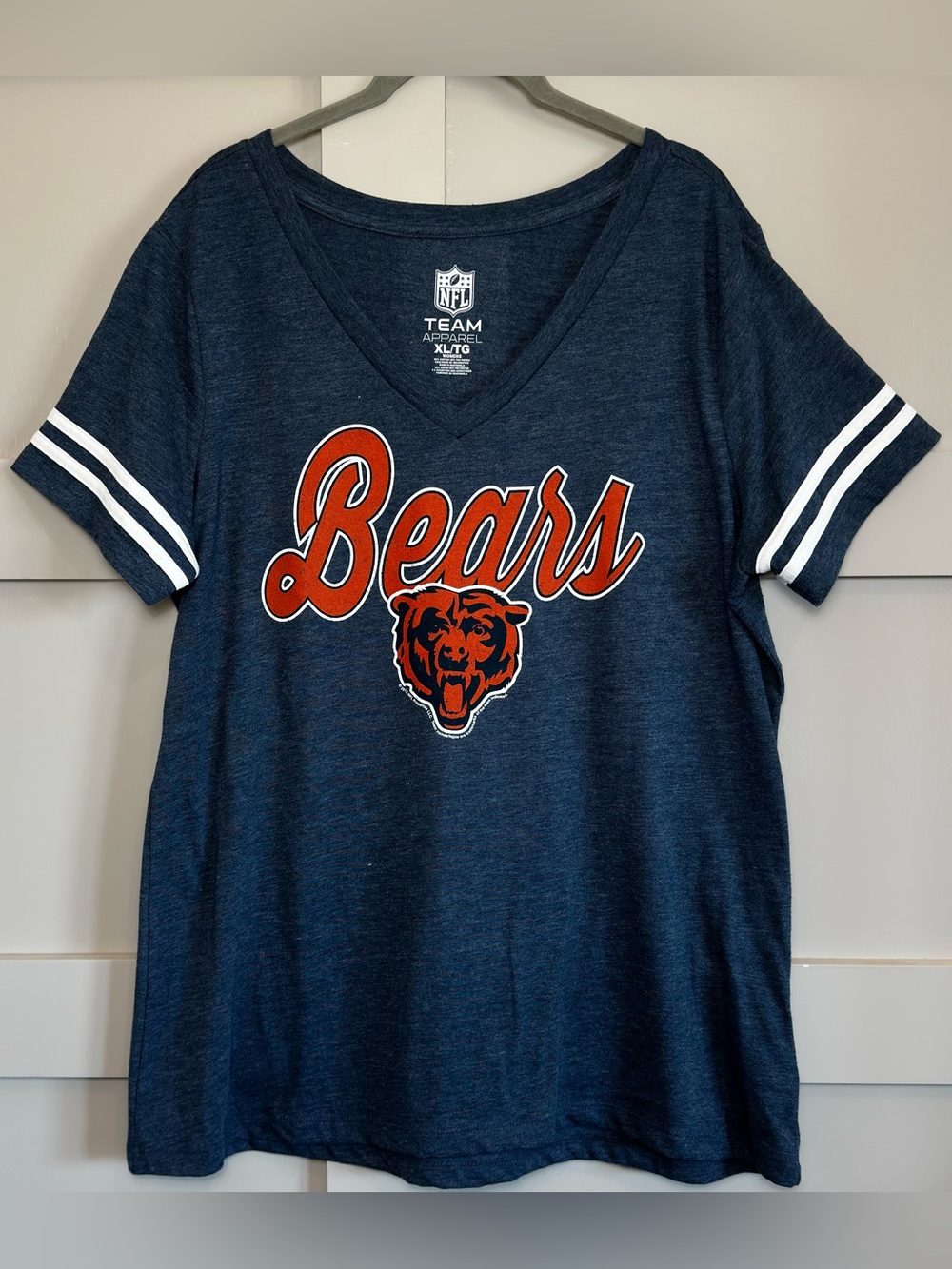 NFL Team Apparel Women’s Chicago Bears T-Shirt XL V-Neck Short Sleeve Football